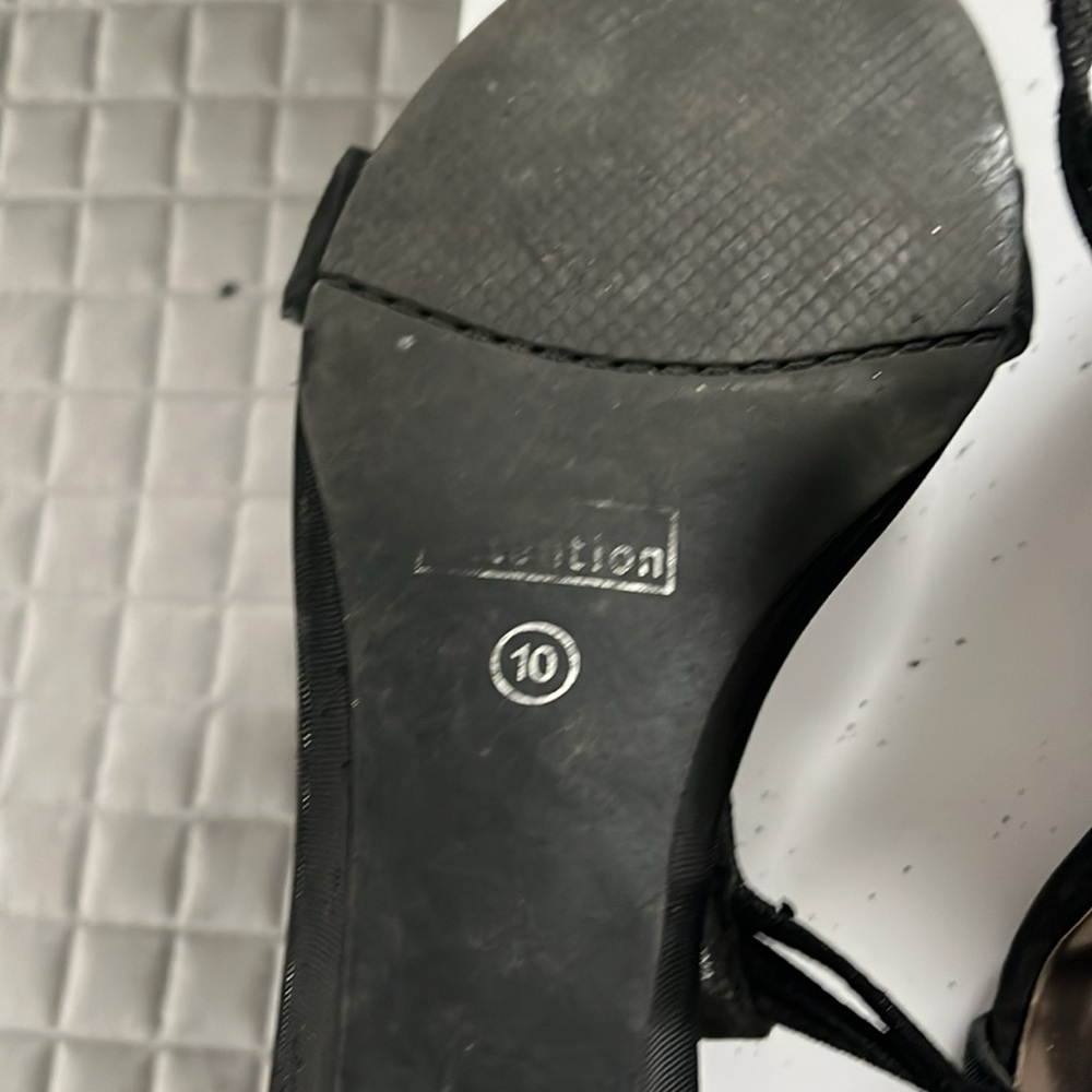 Attention Black Wedge Shoes with Classic Design - Picture 4 of 7